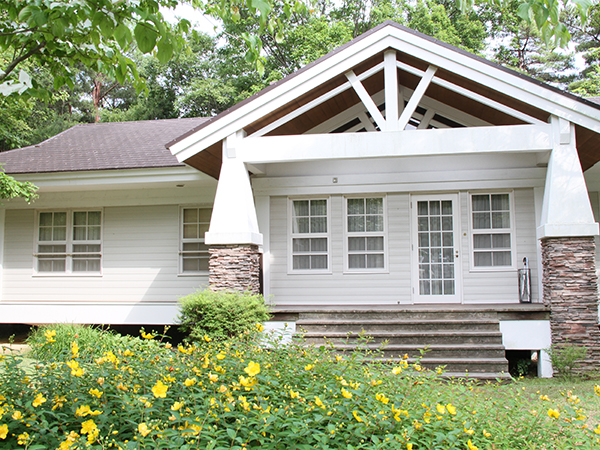 ゲストハウス開業の流れや費用は?経営成功のポイントや許認可の種類も解説